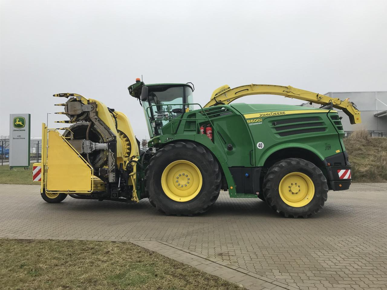 John Deere 8600 - Ensileuse: photos 1 John Deere 8600 - Ensileuse: photos 1