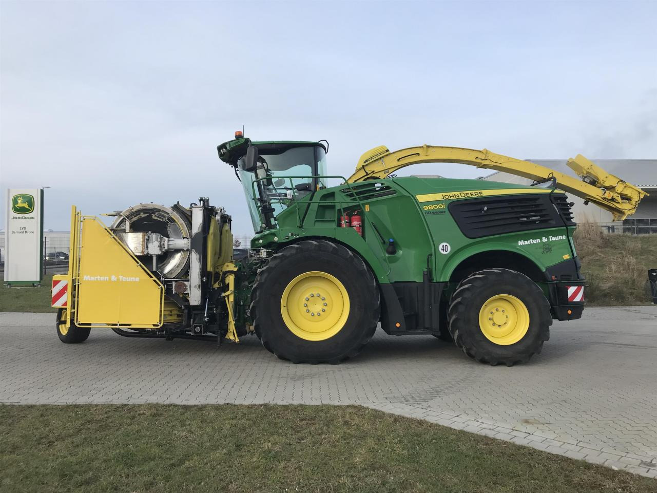 John Deere 9800 - Ensileuse: photos 1 John Deere 9800 - Ensileuse: photos 1