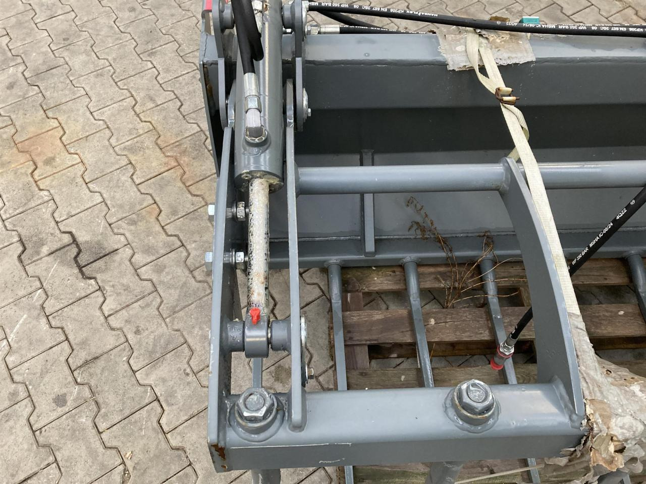 Kramer 1600 mm Vielzweckgabel - Chargeur frontal pour tracteur: photos 4 Kramer 1600 mm Vielzweckgabel - Chargeur frontal pour tracteur: photos 4