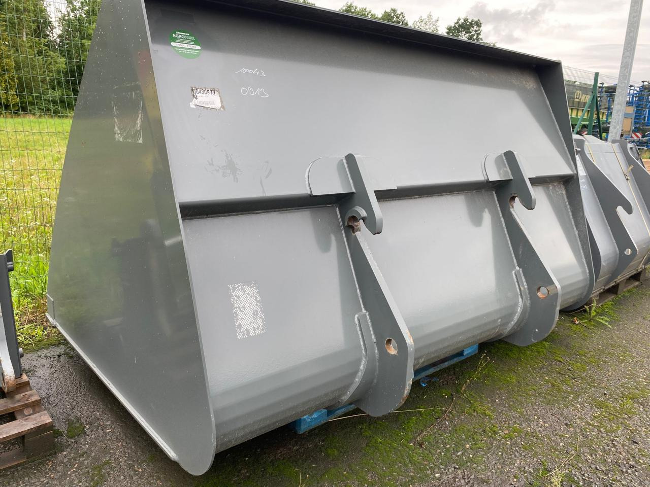 Kramer 2500 mm - Godet: photos 3 Kramer 2500 mm - Godet: photos 3