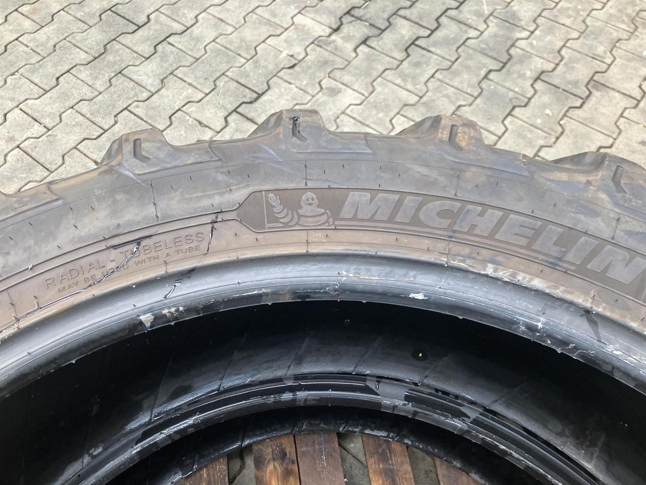 Michelin 320/85R38 - Pneu pour Machine agricole: photos 2 Michelin 320/85R38 - Pneu pour Machine agricole: photos 2