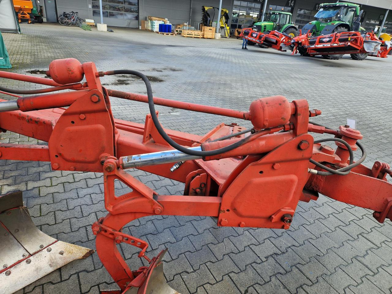 Niemeyer 6-Schar Beetpflug - Charrue: photos 5 Niemeyer 6-Schar Beetpflug - Charrue: photos 5