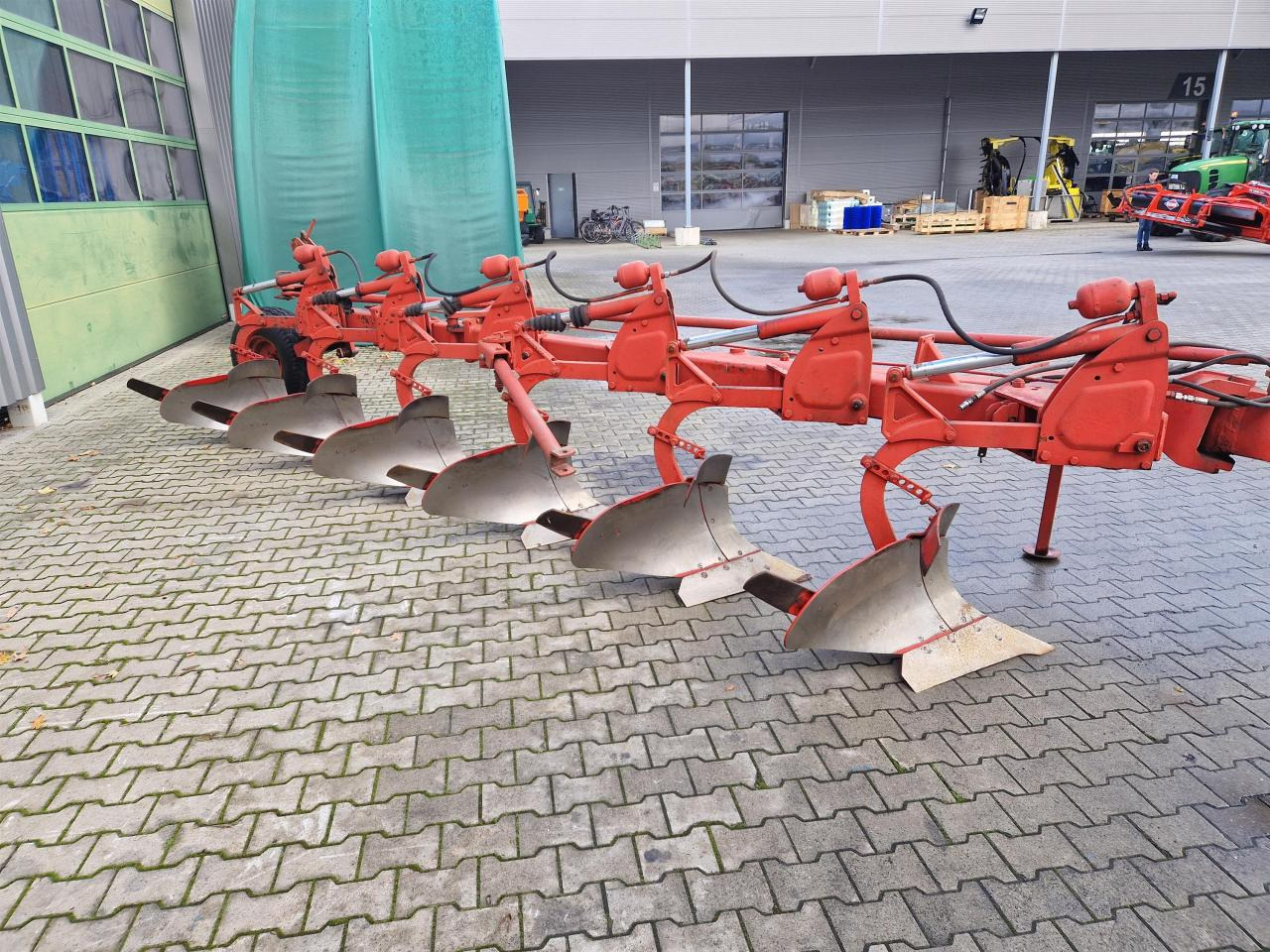 Niemeyer 6-Schar Beetpflug - Charrue: photos 4 Niemeyer 6-Schar Beetpflug - Charrue: photos 4