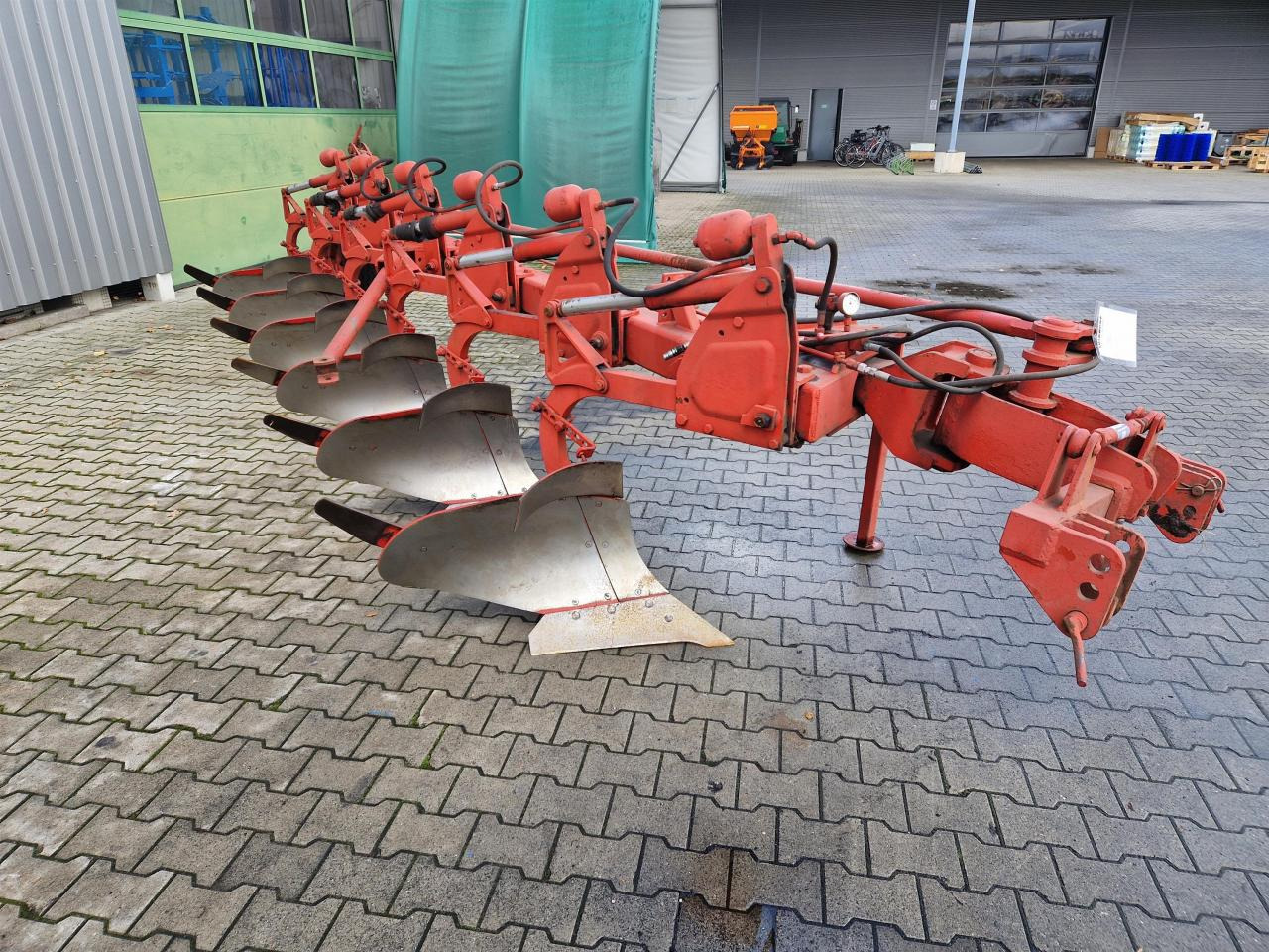 Niemeyer 6-Schar Beetpflug - Charrue: photos 1 Niemeyer 6-Schar Beetpflug - Charrue: photos 1