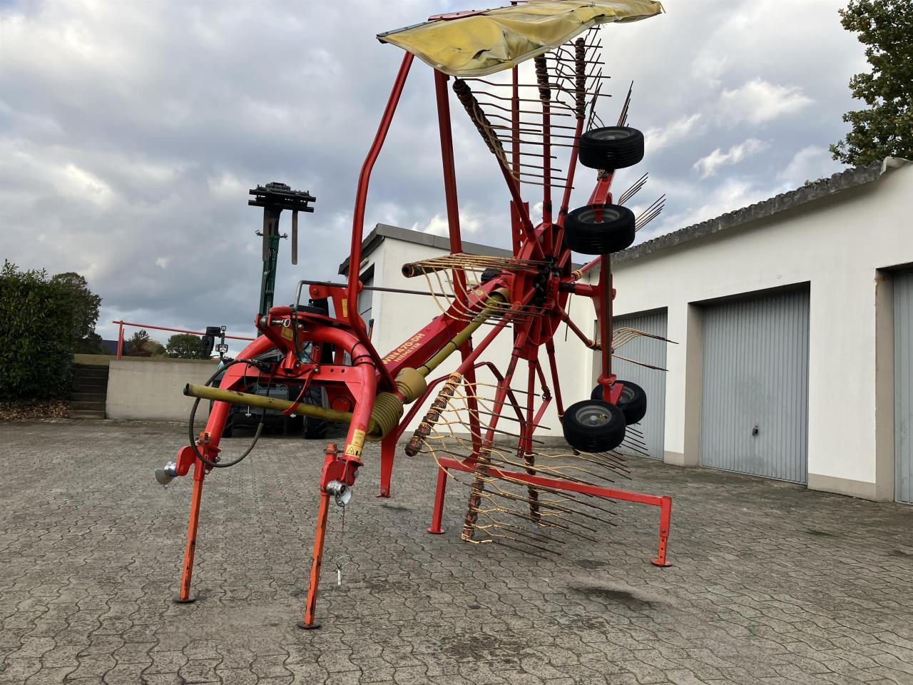 Niemeyer Twin 470 -DH - Faneuse: photos 2 Niemeyer Twin 470 -DH - Faneuse: photos 2