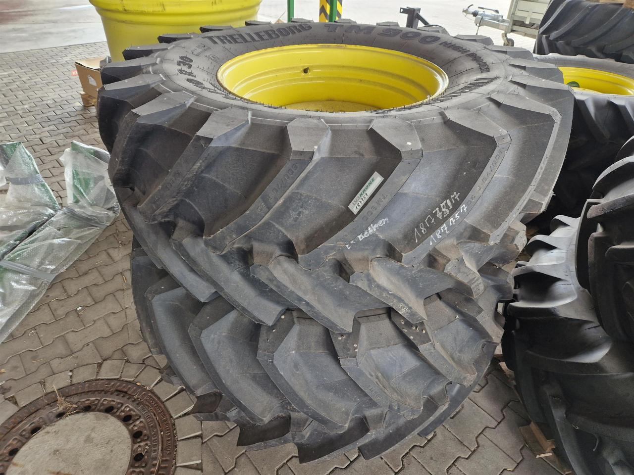 Trelleborg 600/70R30 - Pneu pour Machine agricole: photos 1 Trelleborg 600/70R30 - Pneu pour Machine agricole: photos 1