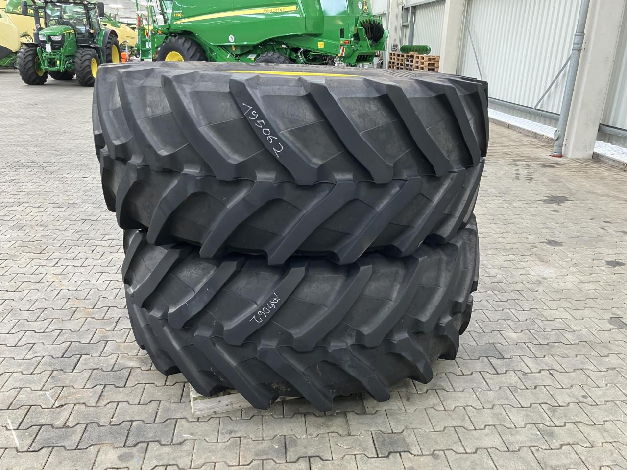 Trelleborg 710/70R42 - Pneu pour Machine agricole: photos 1 Trelleborg 710/70R42 - Pneu pour Machine agricole: photos 1