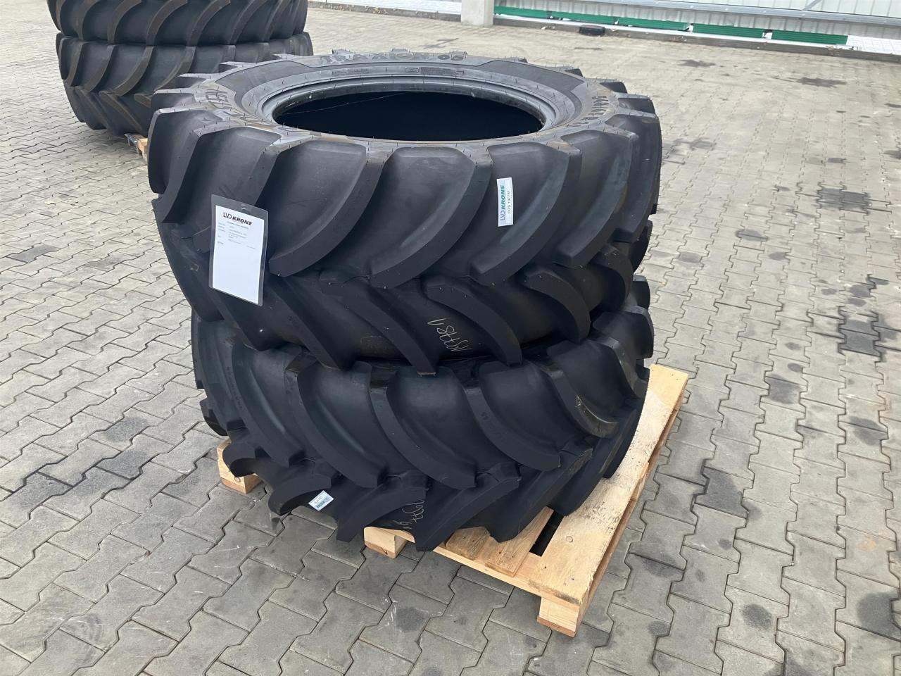 Vredestein 540/65R30 - Pneu pour Machine agricole: photos 1 Vredestein 540/65R30 - Pneu pour Machine agricole: photos 1