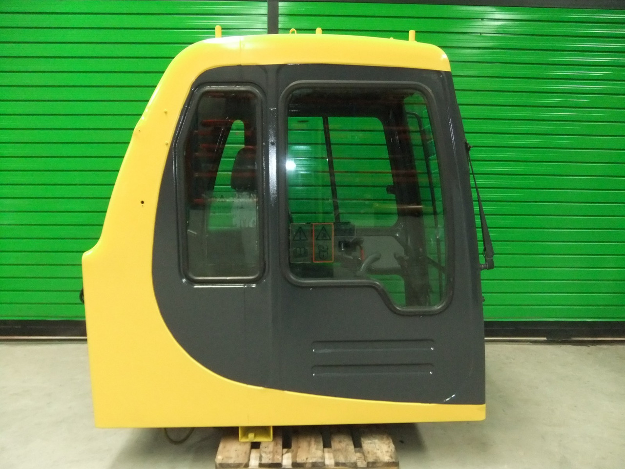 Cab EROPS KOMATSU PC340-6 - Cabine pour Engins de chantier: photos 1 Cab EROPS KOMATSU PC340-6 - Cabine pour Engins de chantier: photos 1