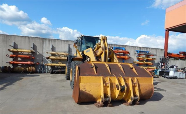 Cargadoras de ruedas KOMATSU WA470-5 - Chargeuse sur pneus: photos 1 Cargadoras de ruedas KOMATSU WA470-5 - Chargeuse sur pneus: photos 1