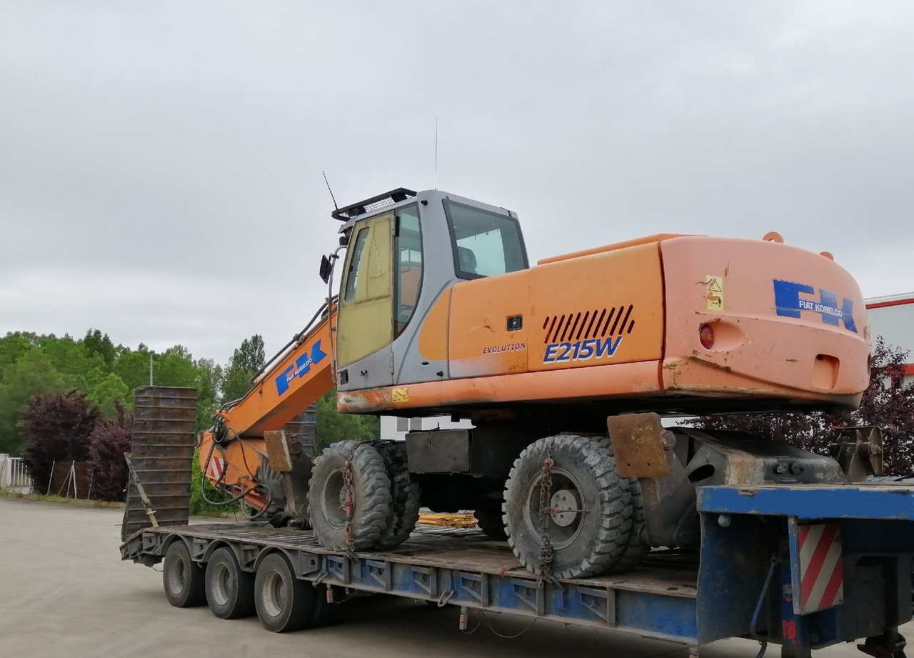 EXCABADORA DE RUEDAS E215W - Pelle sur pneus: photos 4 EXCABADORA DE RUEDAS E215W - Pelle sur pneus: photos 4