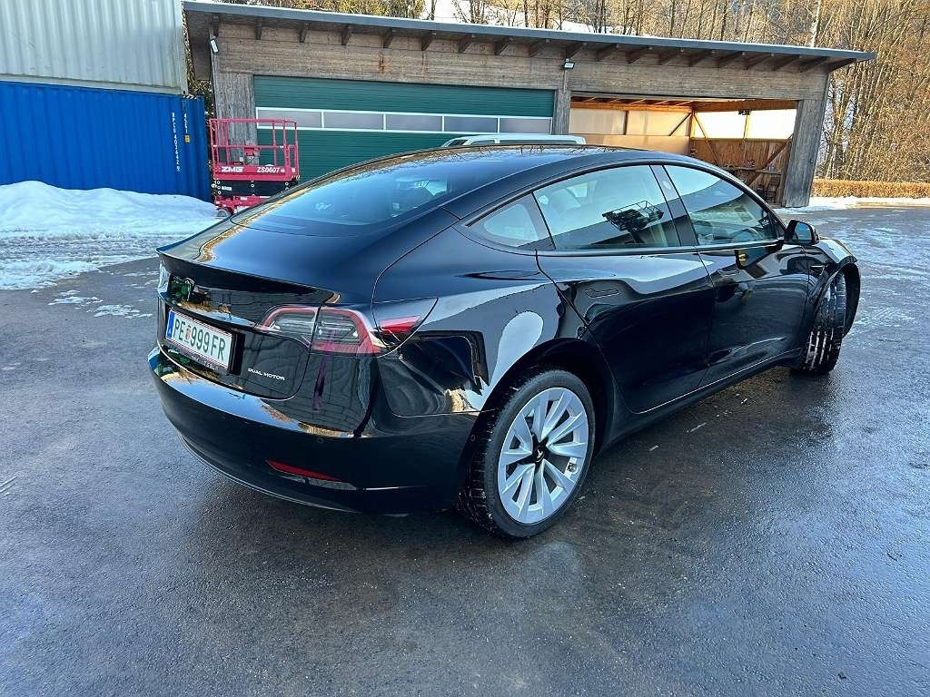 Tesla Model 3 Long Range - Voiture: photos 1 Tesla Model 3 Long Range - Voiture: photos 1