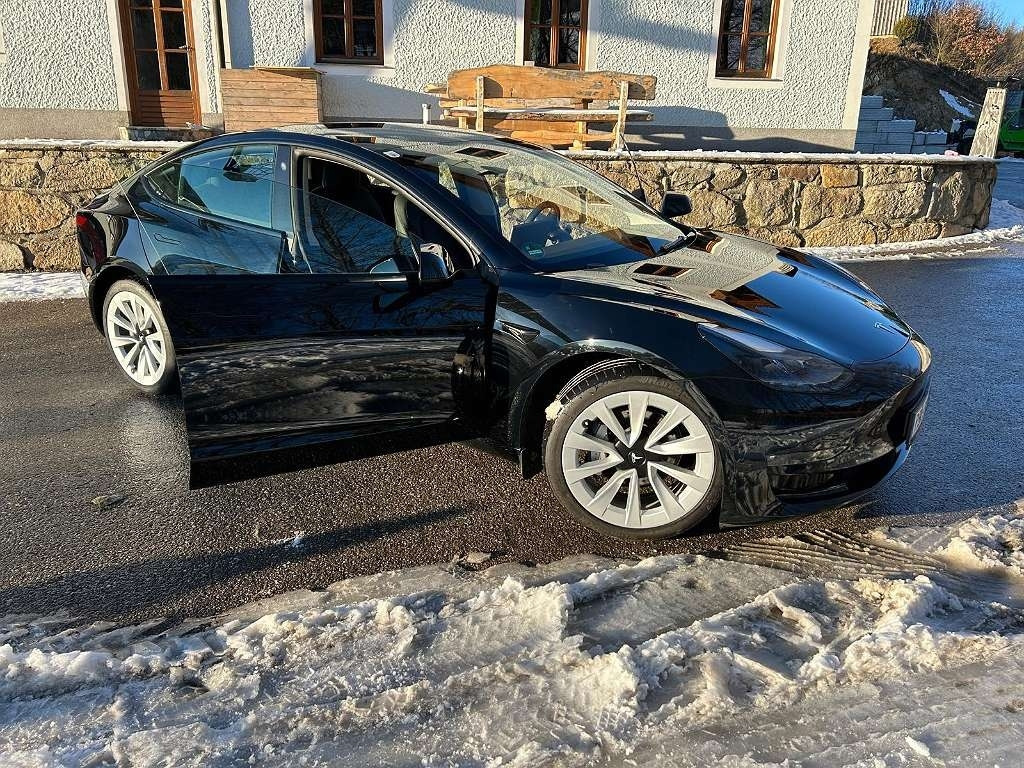 Tesla Model 3 Long Range - Voiture: photos 2 Tesla Model 3 Long Range - Voiture: photos 2