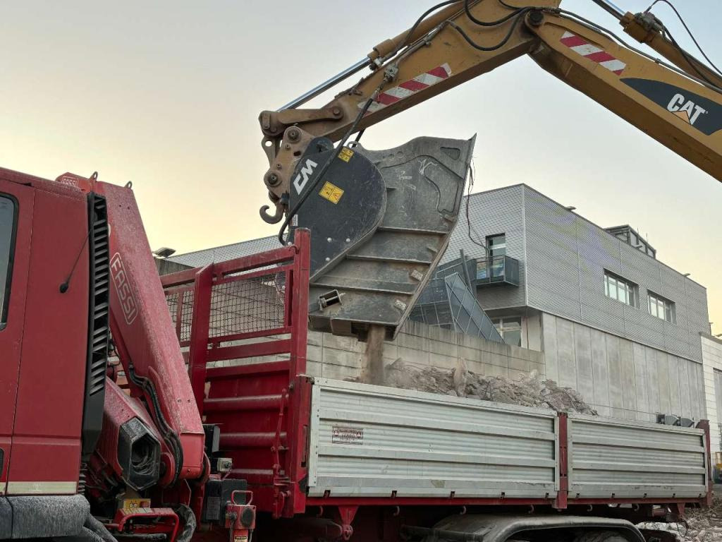 CM Crusher CBF 70 Crusher Bucket - Godet pour Pelle: photos 3 CM Crusher CBF 70 Crusher Bucket - Godet pour Pelle: photos 3