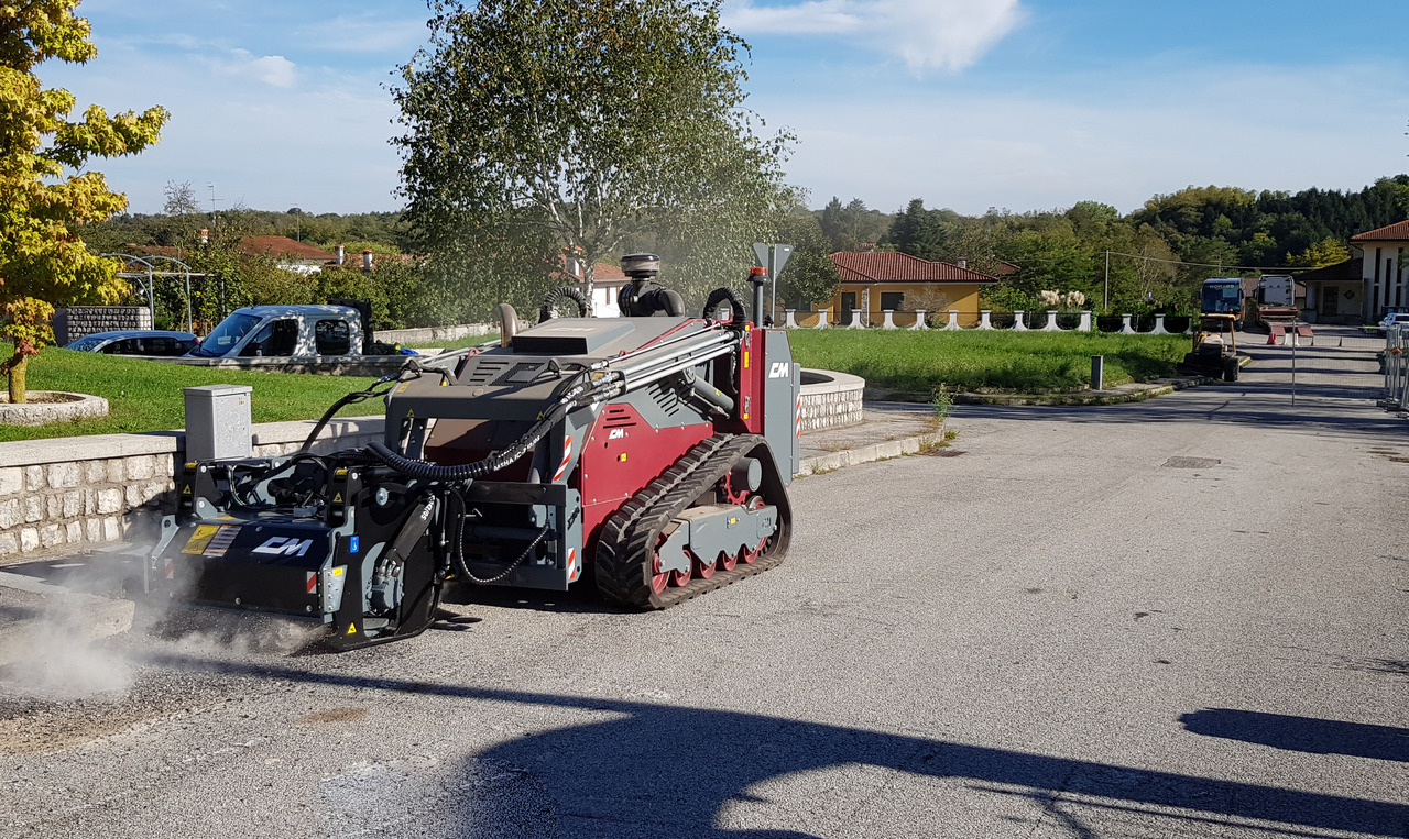 CM Crusher Multisikid RC - Mini chargeuse: photos 3 CM Crusher Multisikid RC - Mini chargeuse: photos 3