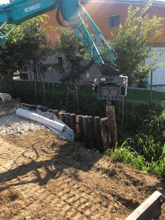 CM Crusher PV 60.100 Pile Driver - Mât de battage pour Engins de chantier: photos 1 CM Crusher PV 60.100 Pile Driver - Mât de battage pour Engins de chantier: photos 1