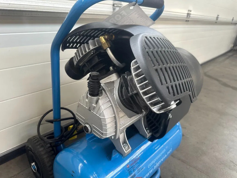 Airpress HL 425-24 Elektrische Zuigercompressor 3 PK 392 L / min 8 Bar Overstock New ! - Compresseur d'air: photos 5 Airpress HL 425-24 Elektrische Zuigercompressor 3 PK 392 L / min 8 Bar Overstock New ! - Compresseur d'air: photos 5