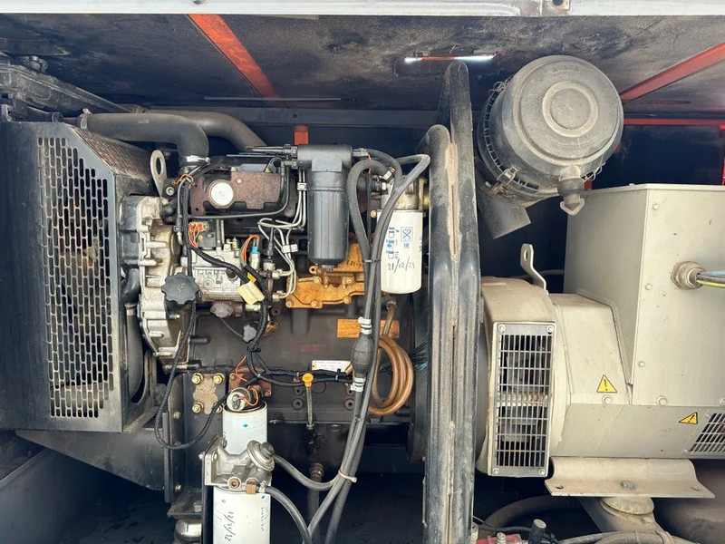 Atlas-Copco QAS 60 Perkins Stamford 60 kVA Silent Rental generatorset - Groupe électrogène: photos 4 Atlas-Copco QAS 60 Perkins Stamford 60 kVA Silent Rental generatorset - Groupe électrogène: photos 4
