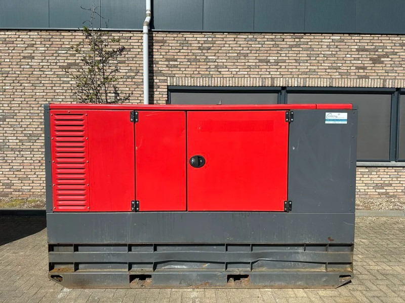 Atlas-Copco QAS 60 Perkins Stamford 60 kVA Silent Rental generatorset - Groupe électrogène: photos 1 Atlas-Copco QAS 60 Perkins Stamford 60 kVA Silent Rental generatorset - Groupe électrogène: photos 1