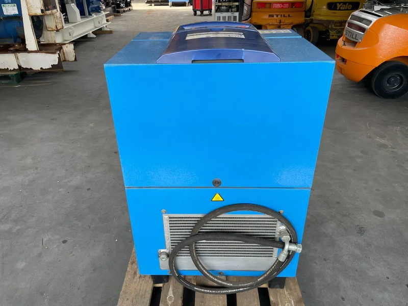 Compresseur d'air Compair L07 - 7,5A Schroefcompressor 750L/min als nieuw!: photos 6