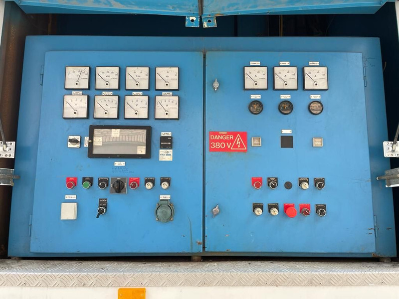 Cummins KTTA 19 G Leroy Somer 450 kVA Supersilent Mobiele generatorset op aanhanger - Groupe électrogène: photos 4 Cummins KTTA 19 G Leroy Somer 450 kVA Supersilent Mobiele generatorset op aanhanger - Groupe électrogène: photos 4