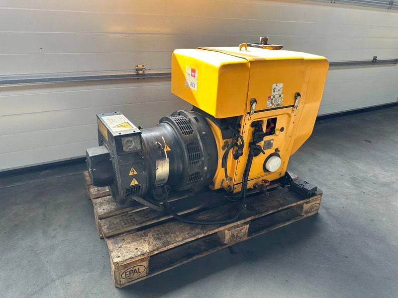 Hatz 2L41C Stamford 17.5 kVA Silentpack generatorset - Groupe électrogène: photos 3 Hatz 2L41C Stamford 17.5 kVA Silentpack generatorset - Groupe électrogène: photos 3