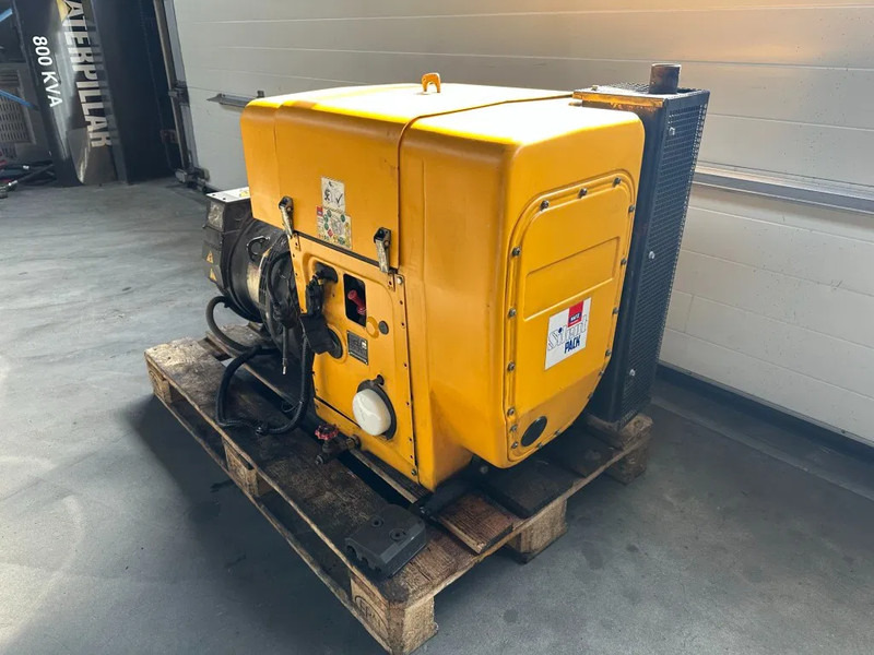 Hatz 2L41C Stamford 17.5 kVA Silentpack generatorset - Groupe électrogène: photos 5 Hatz 2L41C Stamford 17.5 kVA Silentpack generatorset - Groupe électrogène: photos 5