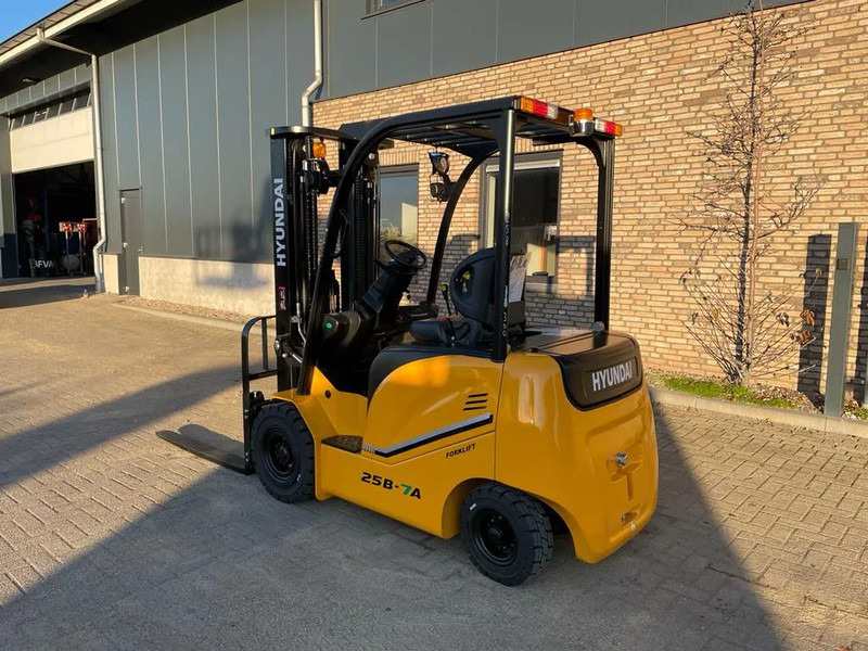 Chariot élévateur électrique neuf Hyundai 25B-7A 2.5 ton Triplex Freelift Sideshift Elektra Heftruck Nieuw: photos 9