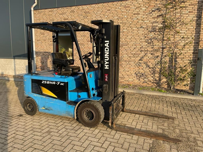 Hyundai 25BHA-7 2.5 ton Triplex Freelift Sideshift Elektra Heftruck - Chariot élévateur électrique: photos 1 Hyundai 25BHA-7 2.5 ton Triplex Freelift Sideshift Elektra Heftruck - Chariot élévateur électrique: photos 1