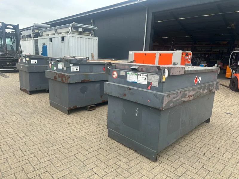 IBC Steenbergen Kiwa IBC 2000 liter dieseltank met handpomp Milieutank - Cuve de stockage: photos 5 IBC Steenbergen Kiwa IBC 2000 liter dieseltank met handpomp Milieutank - Cuve de stockage: photos 5