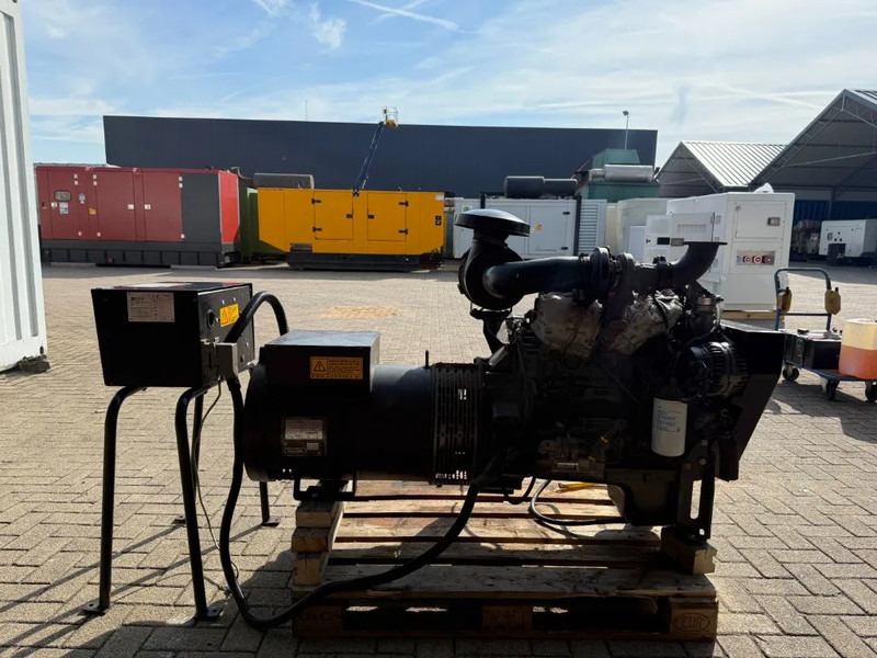 Iveco FPT Himoinsa Mecc Alte Spa 75 kVA generatorset - Groupe électrogène: photos 2 Iveco FPT Himoinsa Mecc Alte Spa 75 kVA generatorset - Groupe électrogène: photos 2