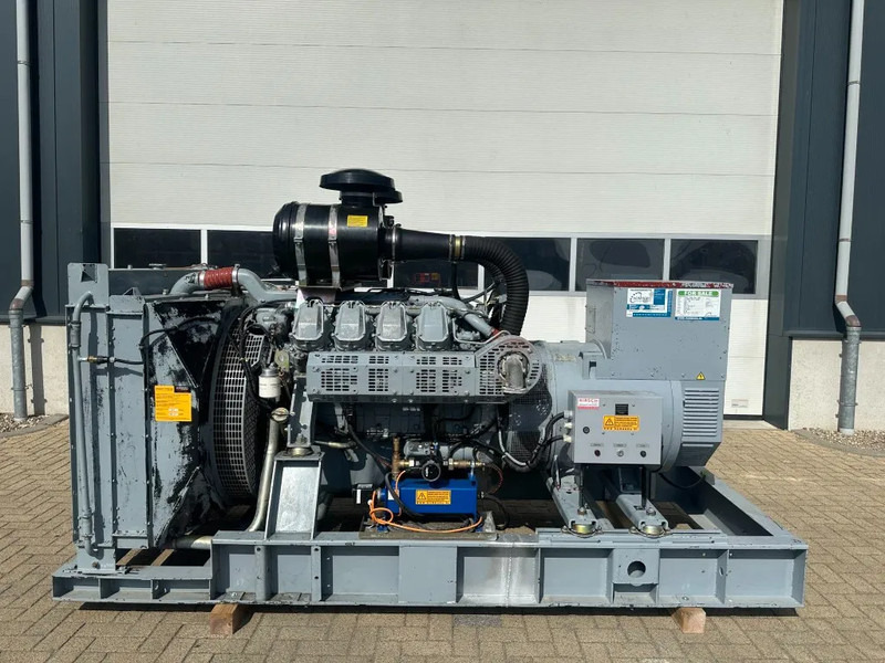 Iveco GE 8281 SRI27 00A71 Mecc Alte Spa 450 kVA generatorset ex Emergency 160 hours - Groupe électrogène: photos 1 Iveco GE 8281 SRI27 00A71 Mecc Alte Spa 450 kVA generatorset ex Emergency 160 hours - Groupe électrogène: photos 1