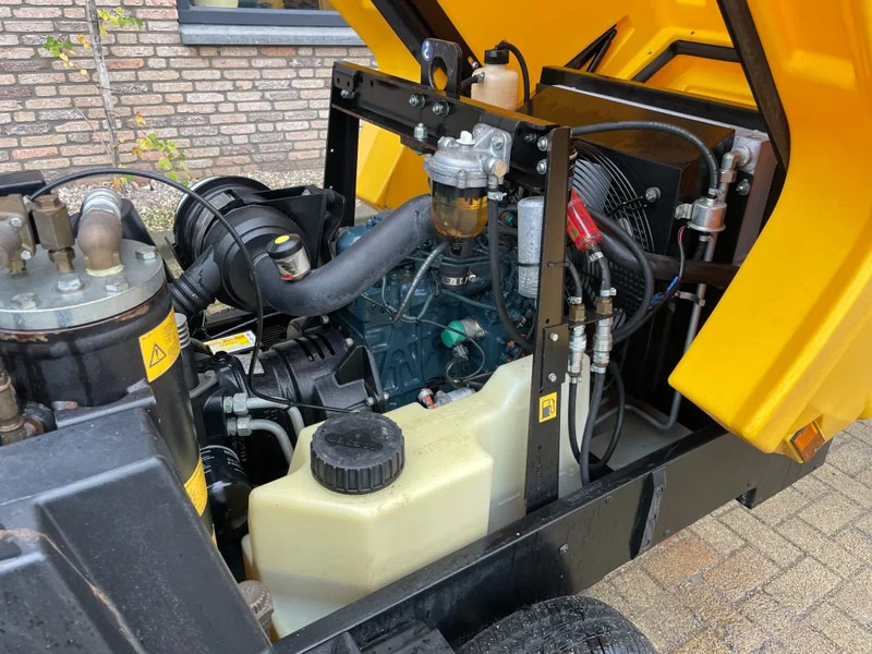 Compresseur d'air Kaeser M27 Kubota 2,7 m3 / min 7 Bar 18 kW Mobiele Silent Diesel Compressor: photos 10