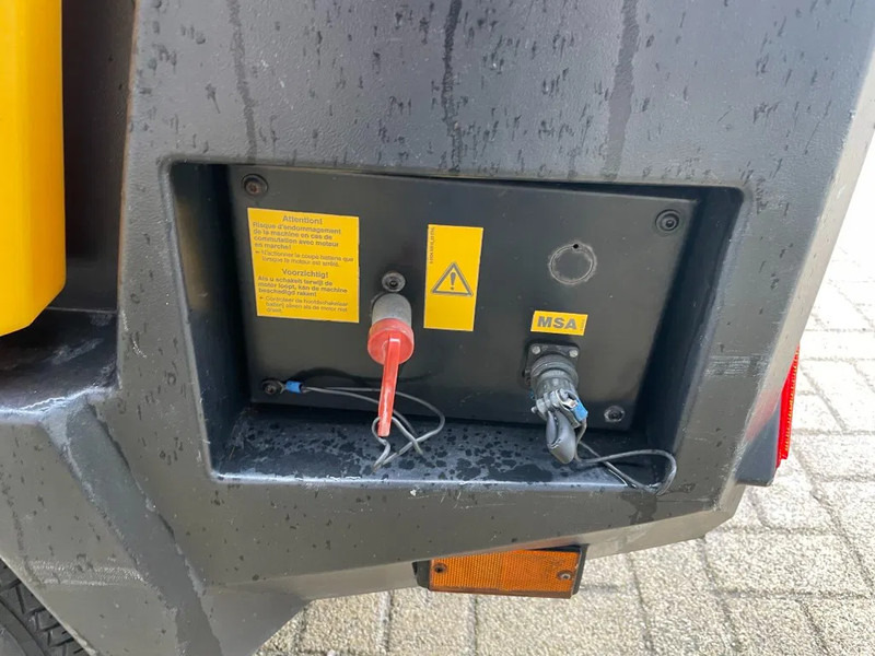 Compresseur d'air Kaeser M27 Kubota 2,7 m3 / min 7 Bar 18 kW Mobiele Silent Diesel Compressor: photos 9