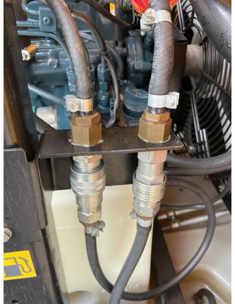 Compresseur d'air Kaeser M27 Kubota 2,7 m3 / min 7 Bar 18 kW Mobiele Silent Diesel Compressor: photos 14