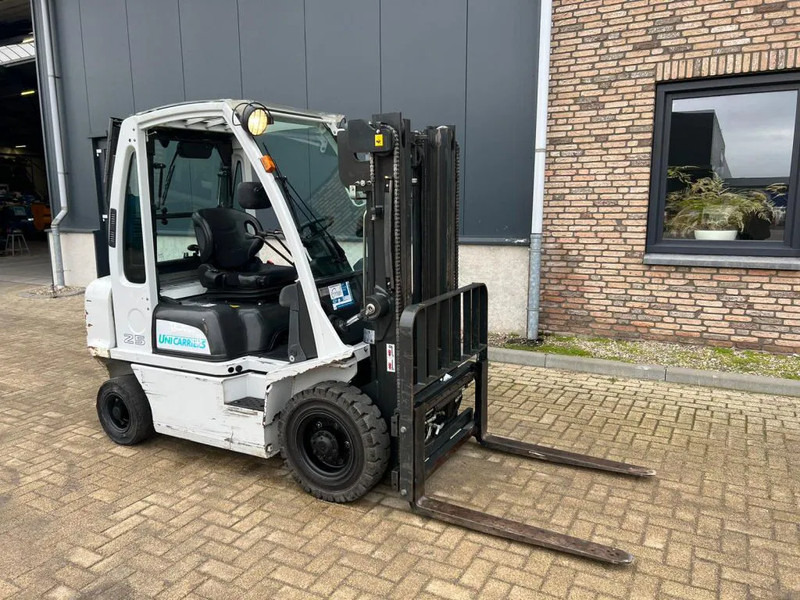 Nissan Uni Carriers 2.5 ton diesel Y1D2A25Q Nissan 2.5 ton Duplex Sideshift Diesel Heftruck - Chariot élévateur diesel: photos 2 Nissan Uni Carriers 2.5 ton diesel Y1D2A25Q Nissan 2.5 ton Duplex Sideshift Diesel Heftruck - Chariot élévateur diesel: photos 2