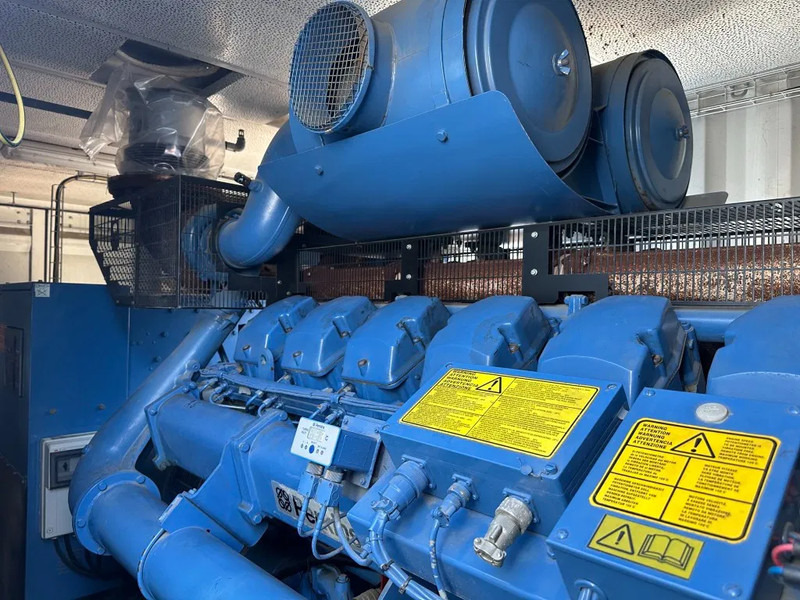 SDMO Perkins Leroy Somer 1460 kVA Silent generatorset Powerplant in 40 ft container - Groupe électrogène: photos 2 SDMO Perkins Leroy Somer 1460 kVA Silent generatorset Powerplant in 40 ft container - Groupe électrogène: photos 2