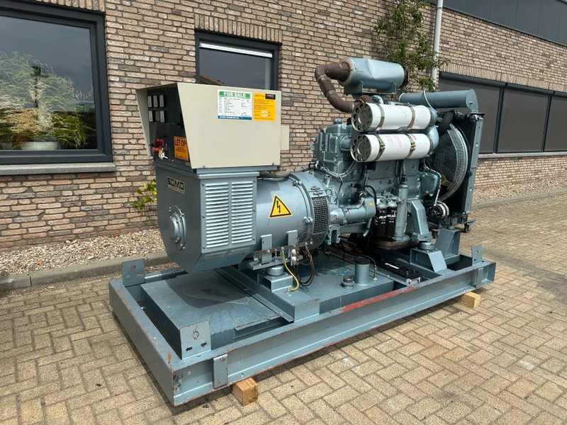 Volvo Penta TD121GG SDMO Leroy Somer 200 kVA noodstroom generatorset - Groupe électrogène: photos 2 Volvo Penta TD121GG SDMO Leroy Somer 200 kVA noodstroom generatorset - Groupe électrogène: photos 2