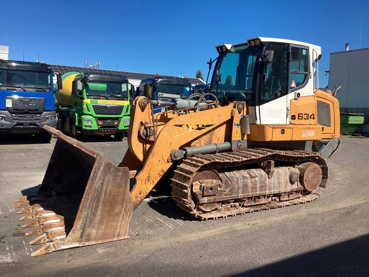 Liebherr LR 634 Laderaupe Klima - Bulldozer: photos 1 Liebherr LR 634 Laderaupe Klima - Bulldozer: photos 1