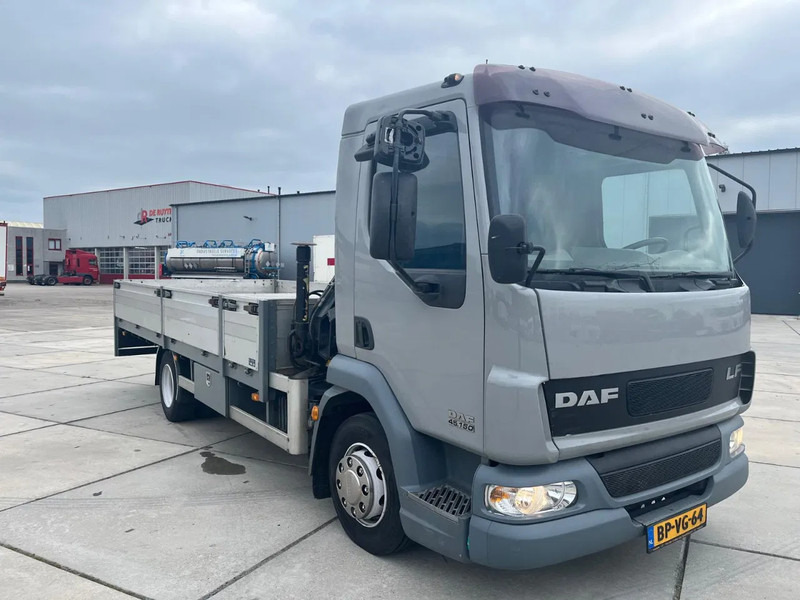 DAF LF 45 FA - Camion grue: photos 5 DAF LF 45 FA - Camion grue: photos 5