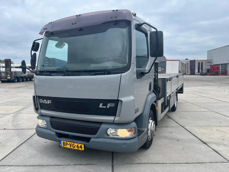 DAF LF 45 FA - Camion grue: photos 1 DAF LF 45 FA - Camion grue: photos 1