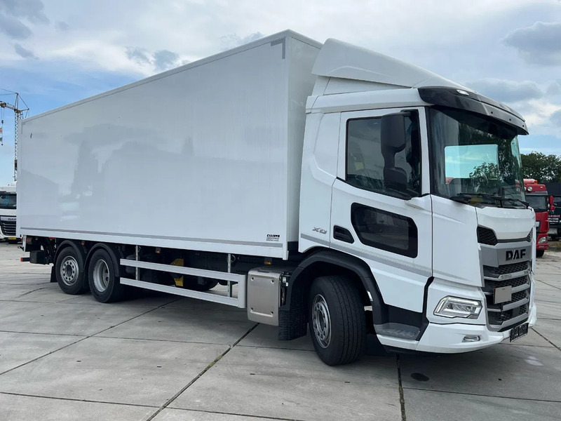DAF XD 340 FAN 6x2 - Camion fourgon: photos 1 DAF XD 340 FAN 6x2 - Camion fourgon: photos 1