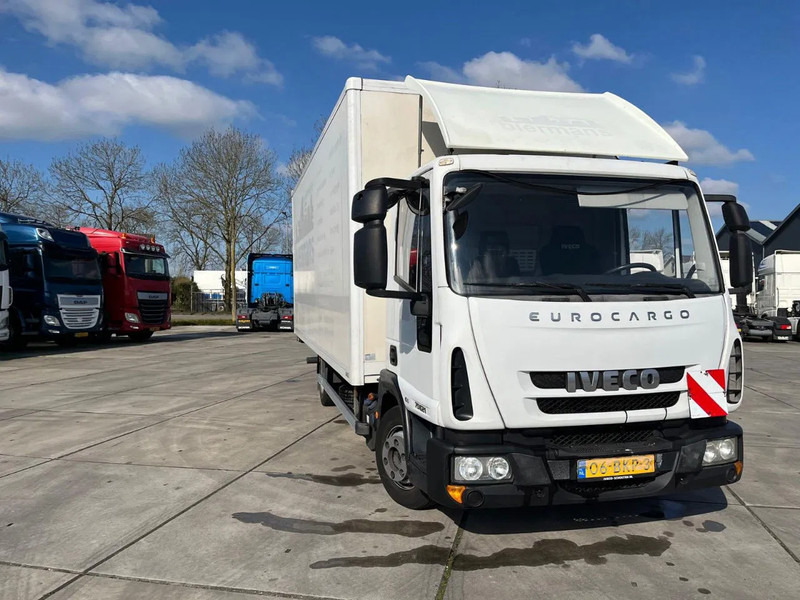 Iveco EuroCargo 75 E21 MANUAL - Camion fourgon: photos 3 Iveco EuroCargo 75 E21 MANUAL - Camion fourgon: photos 3