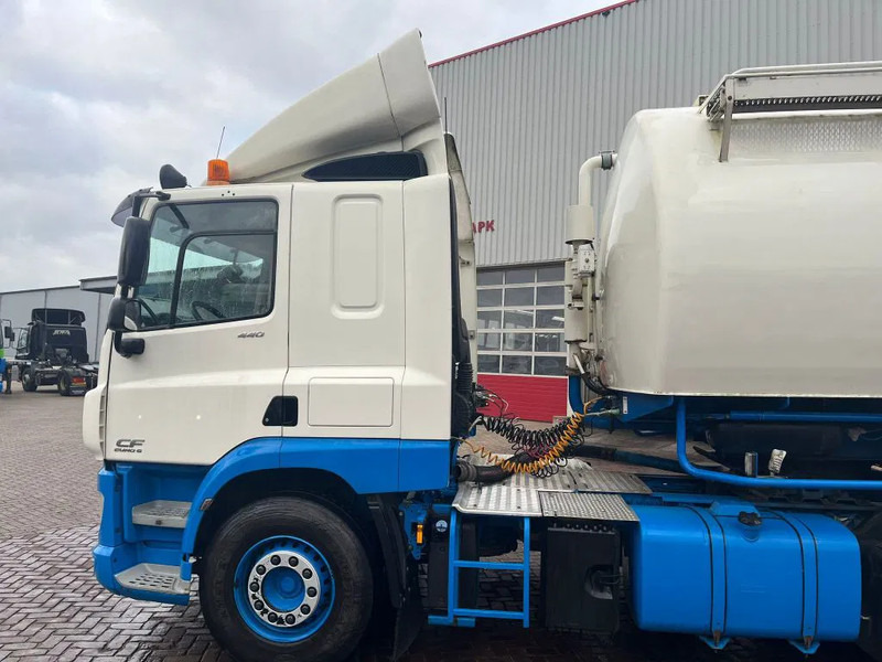 DAF CF 440 FT EURO 6 WITH BULK COMPRESSOR - Tracteur routier: photos 4 DAF CF 440 FT EURO 6 WITH BULK COMPRESSOR - Tracteur routier: photos 4