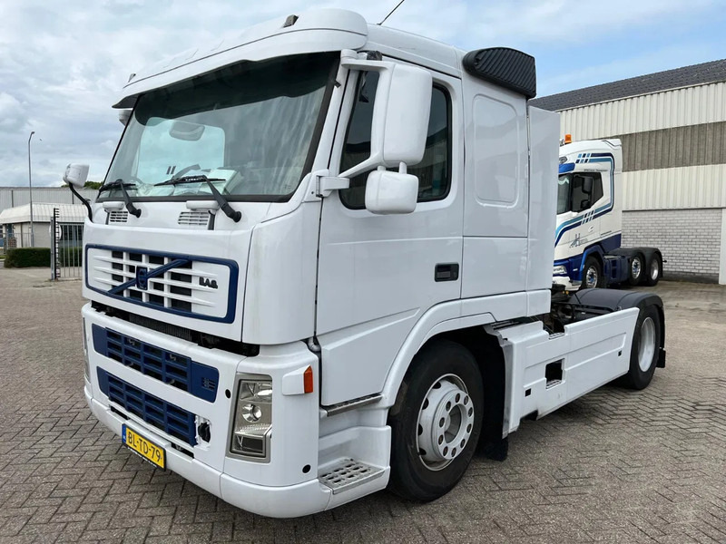 Volvo FM 9 MOTOR DEFECT (motor start wel maar kan niet rijden) - Tracteur routier: photos 1 Volvo FM 9 MOTOR DEFECT (motor start wel maar kan niet rijden) - Tracteur routier: photos 1