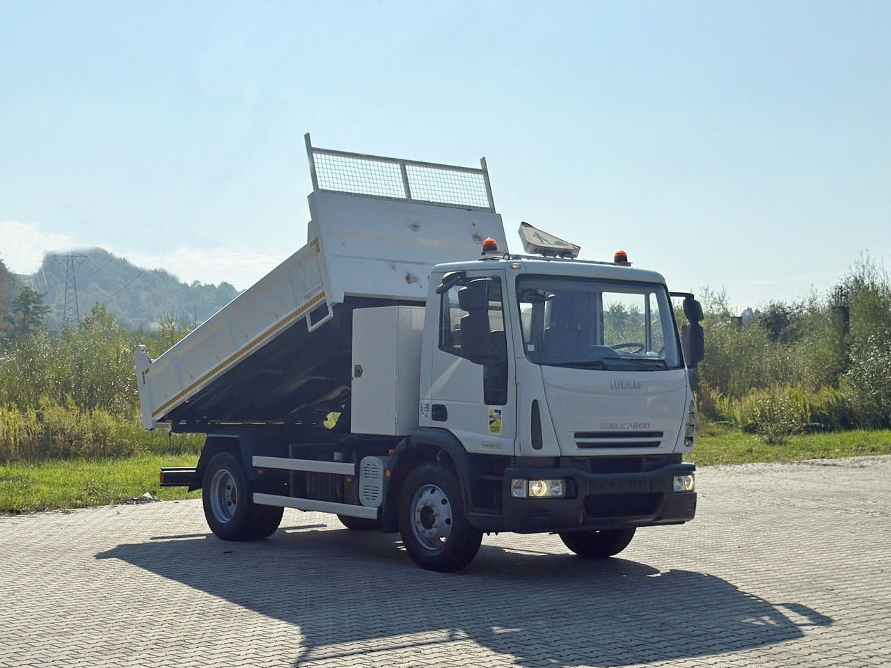Iveco EUROCARGO 140E22* KIPPER 5,00 m* TOPZUSTAND - Camion benne: photos 1 Iveco EUROCARGO 140E22* KIPPER 5,00 m* TOPZUSTAND - Camion benne: photos 1