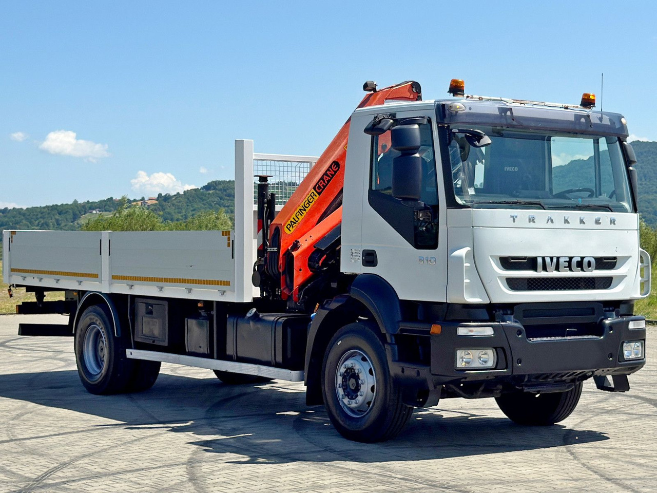 Iveco TRAKKER 310* PRITSCHE 6,00 m * PK 15500 * TOP - Camion grue: photos 4 Iveco TRAKKER 310* PRITSCHE 6,00 m * PK 15500 * TOP - Camion grue: photos 4