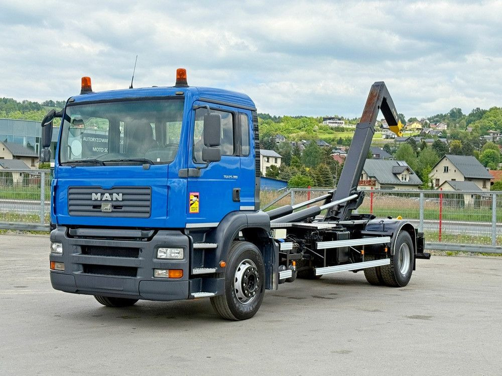 MAN TGA 18.310 Abrollkipper * Top Zustand! MAN TGA 18.310 Abrollkipper * Top Zustand! - Camion ampliroll: photos 2 MAN TGA 18.310 Abrollkipper * Top Zustand! MAN TGA 18.310 Abrollkipper * Top Zustand! - Camion ampliroll: photos 2
