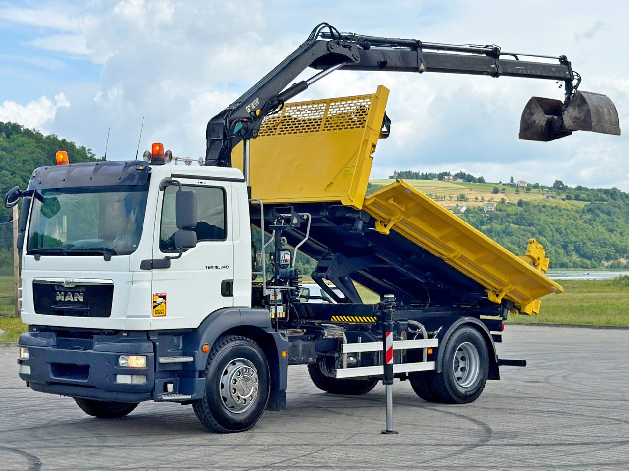 MAN TGM 18.340* KIPPER 4,05m*HIAB 111 B-2 HIDUO/FUNK - Camion benne, Camion grue: photos 3 MAN TGM 18.340* KIPPER 4,05m*HIAB 111 B-2 HIDUO/FUNK - Camion benne, Camion grue: photos 3