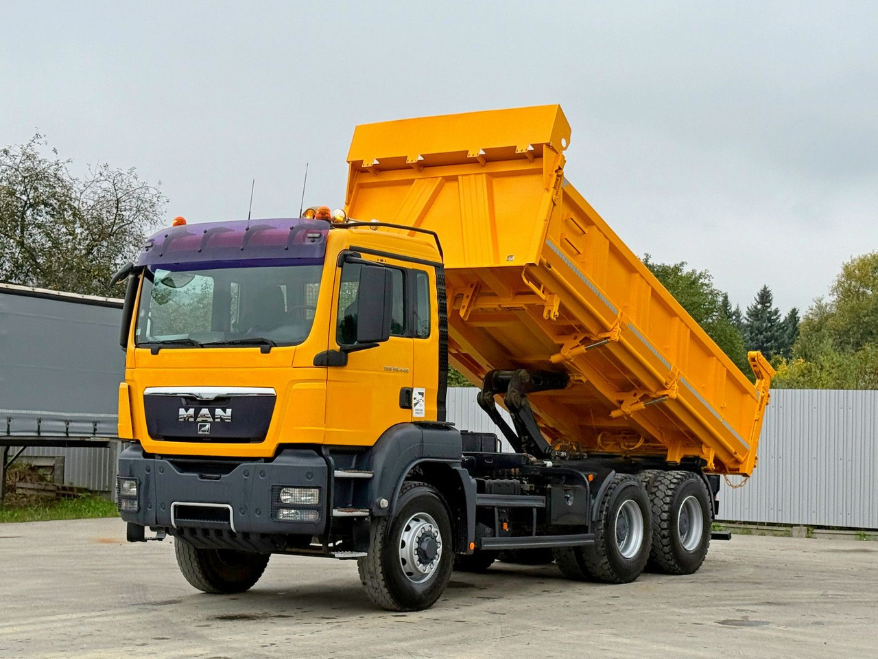 MAN TGS 26.440 * Kipper 5,20m+BORDMATIC * 6x6 * TOP - Camion benne, Camion grue: photos 2 MAN TGS 26.440 * Kipper 5,20m+BORDMATIC * 6x6 * TOP - Camion benne, Camion grue: photos 2